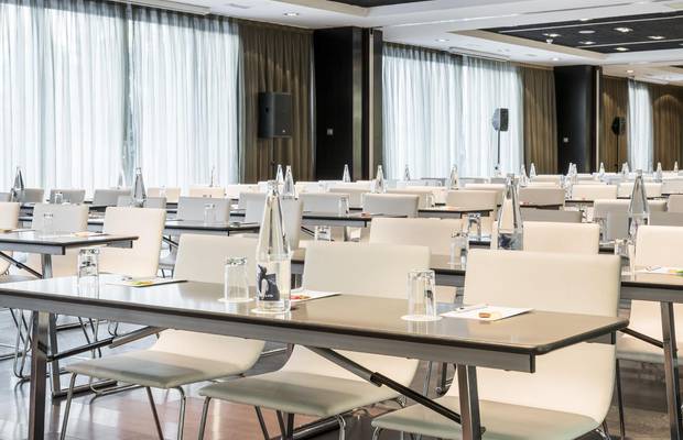 Salón Consejo Hotel ILUNION Atrium Madrid