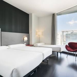 Habitación triple Hotel ILUNION Atrium Madrid