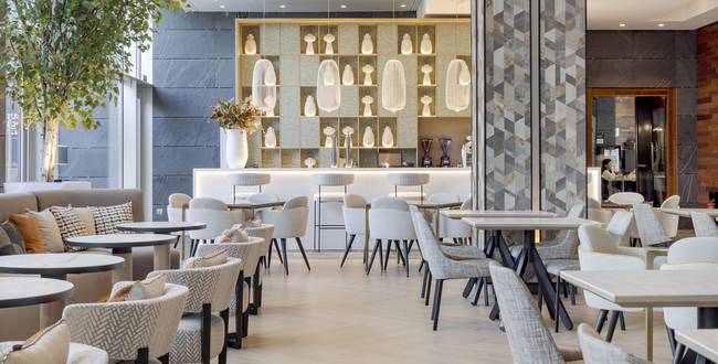 bar hotel ILUNION Atrium bar hotel arturo soria