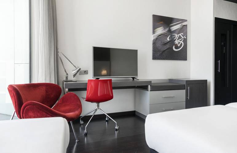 Habitación triple Hotel ILUNION Atrium Madrid