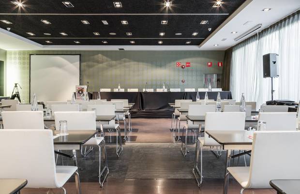 Salón Convenciones Hotel ILUNION Atrium Madrid