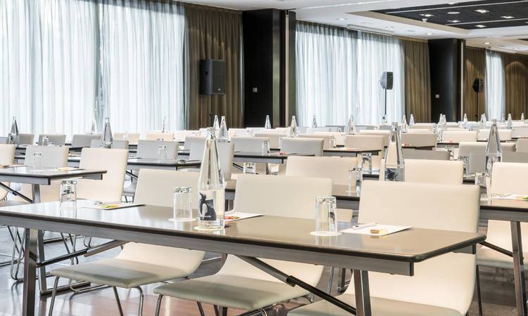 Salón Consejo Hotel Ilunion Atrium Madrid Salón Consejo Hotel Ilunion Atrium Madrid