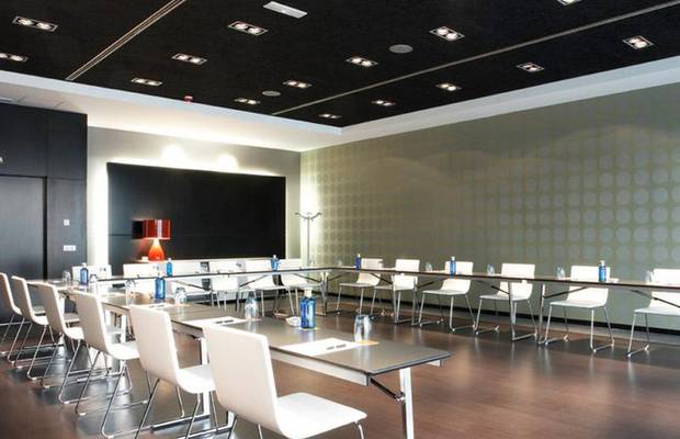 Salón Presentaciones Hotel ILUNION Atrium Madrid