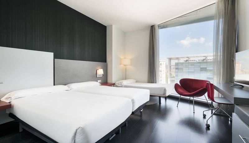 Habitación triple Hotel ILUNION Atrium Madrid