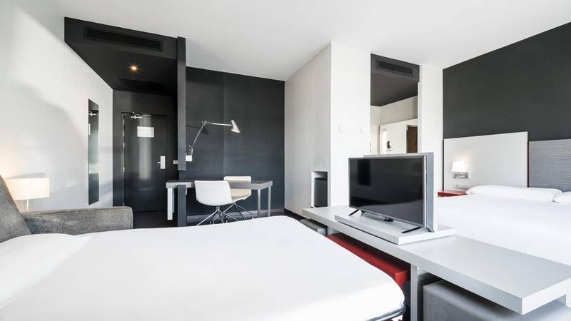 Habitación familiar Hotel ILUNION Atrium Madrid