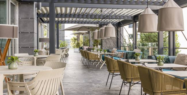 bar hotel ILUNION Atrium bar hotel arturo soria