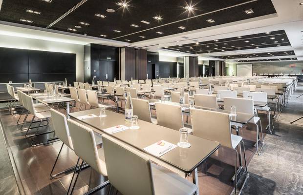 Salón Exposiciones Hotel ILUNION Atrium Madrid