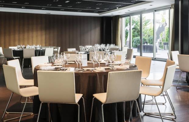 Salón Exposiciones Hotel ILUNION Atrium Madrid